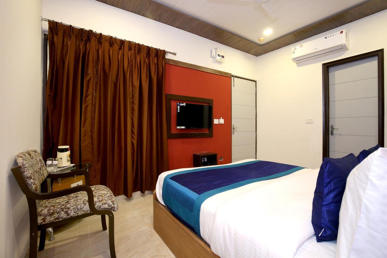 Capital O 9822 Hotel Seven Chandīgarh Eksteriør billede