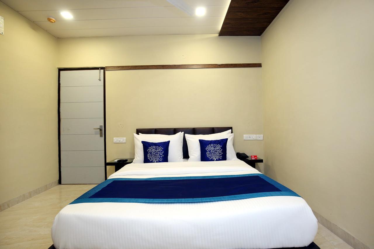 Capital O 9822 Hotel Seven Chandīgarh Eksteriør billede